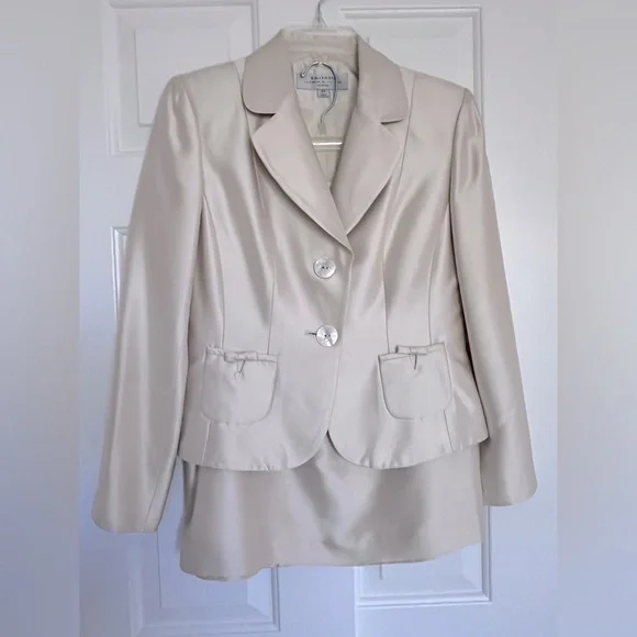Tahari Arthur S. Levine Champagne Suit, Skirt & Jacket, size 6 Petite, worn 4x - Picture 1 of 6